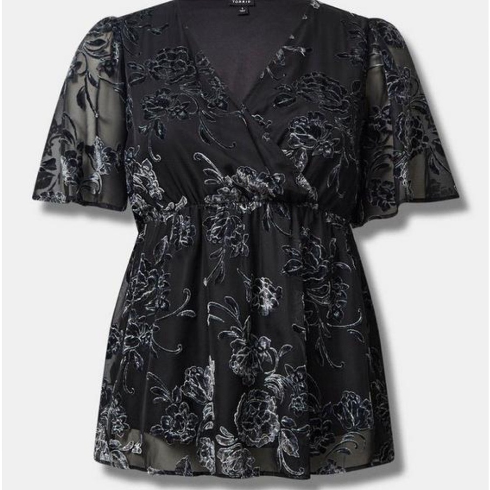 TORRID Peplum Velvet Burnout Surplice Short Sleeve Top Size 3/22-24